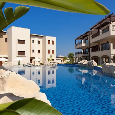 Aphrodite Hills - 4*
