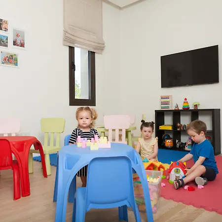 Hotel Aphrodite Hills Residences 4*