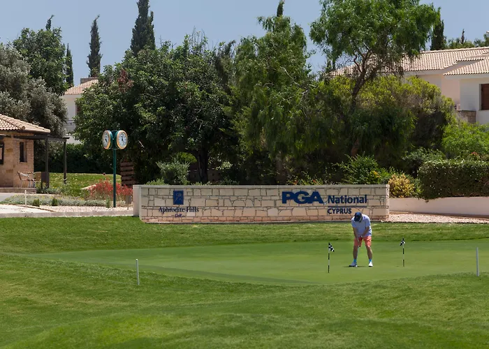 Hotell Aphrodite Hills Residences 4*